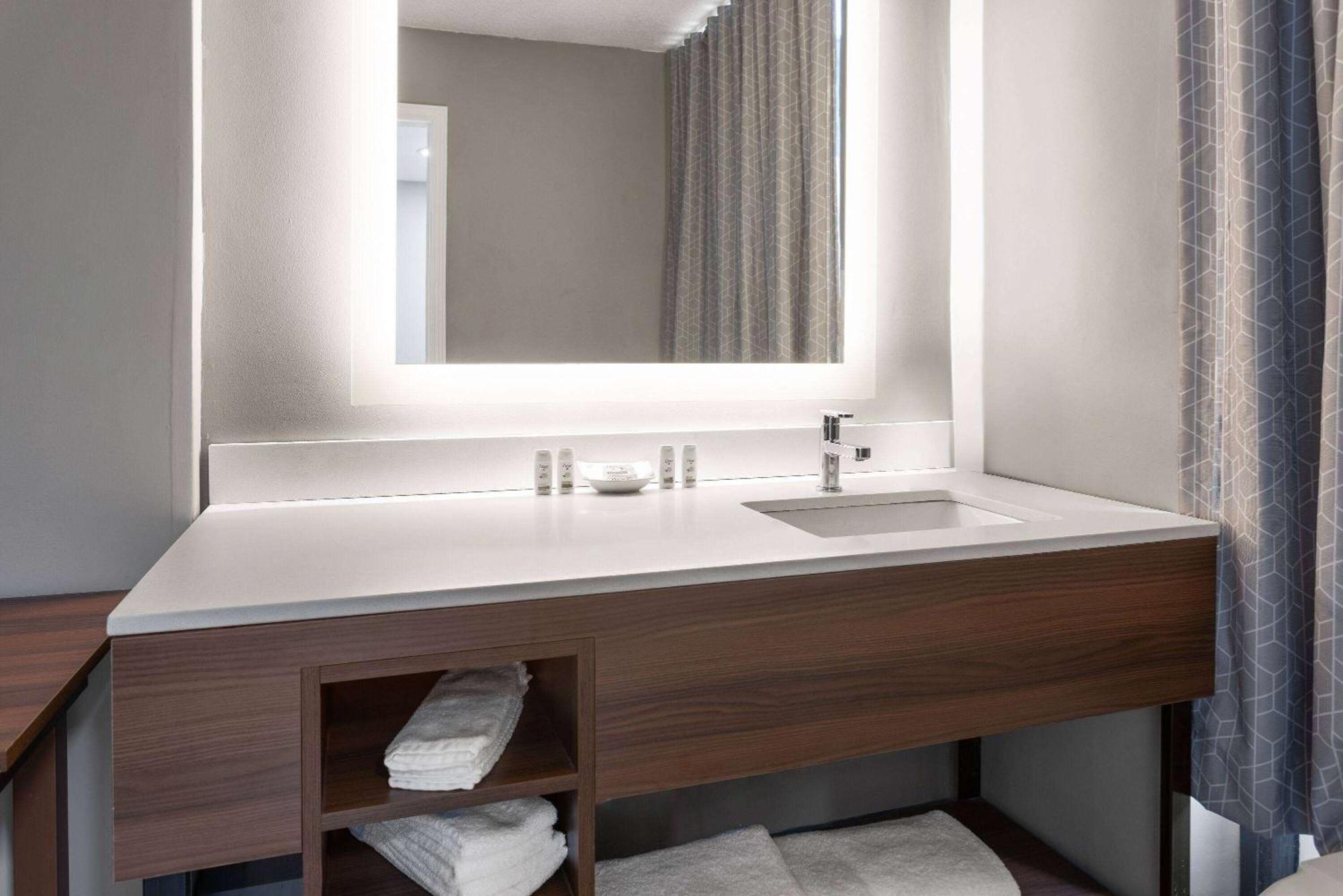 Hawthorn Extended Stay By Wyndham Columbia-Ft Jackson Exteriör bild