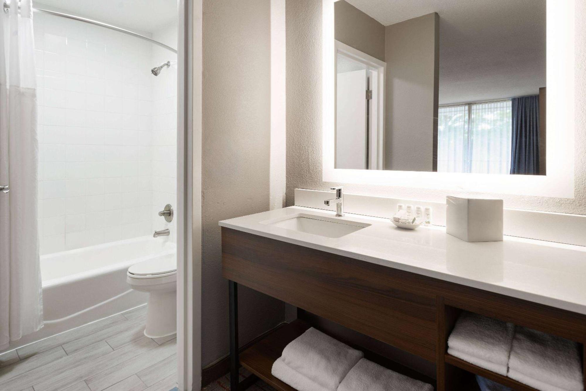 Hawthorn Extended Stay By Wyndham Columbia-Ft Jackson Exteriör bild